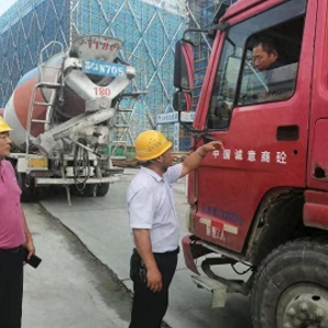 泉山區(qū)龐莊街道強(qiáng)化在建工地車輛出入揚(yáng)塵治理監(jiān)管